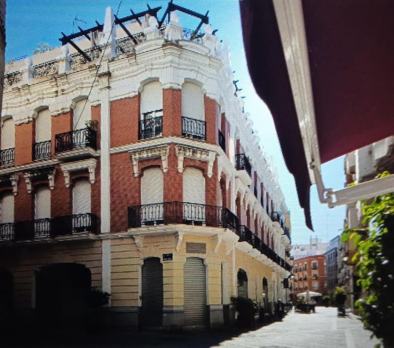 Apartamento Centrico Con Terraza Y Parking Huelva Bagian luar foto