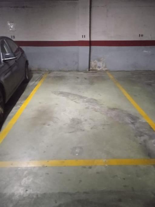 Apartamento Centrico Con Terraza Y Parking Huelva Bagian luar foto